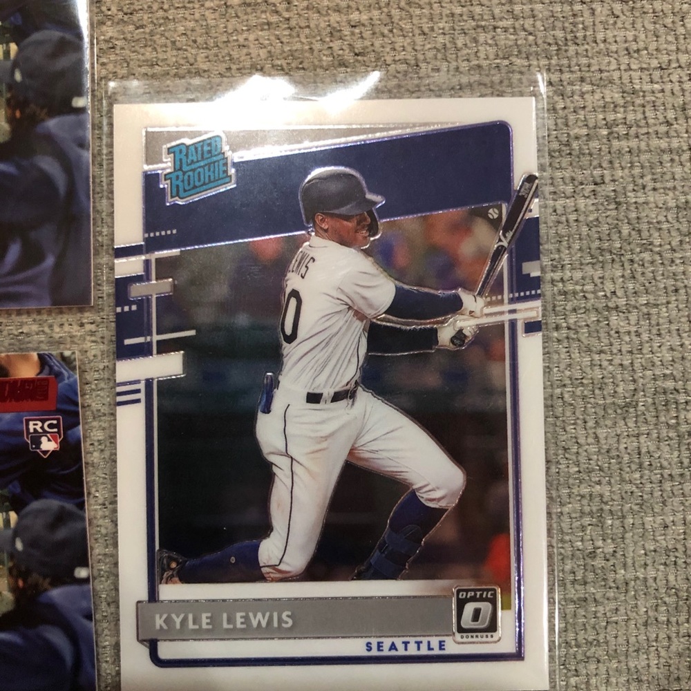 Kyle Lewis Rookie Card Lot - Picture 3 of 9